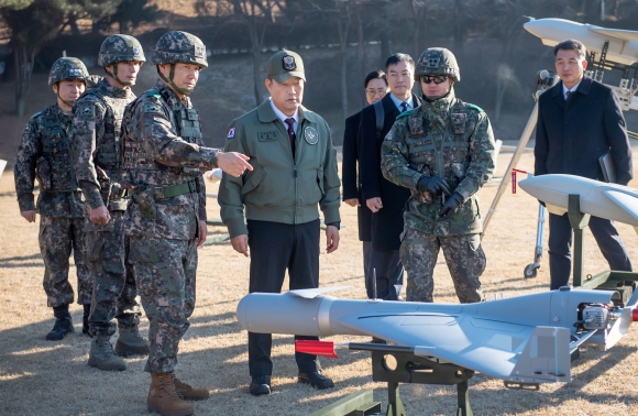 신원식 국방부 장관, 드론작전사령부 방문 [서울포토]