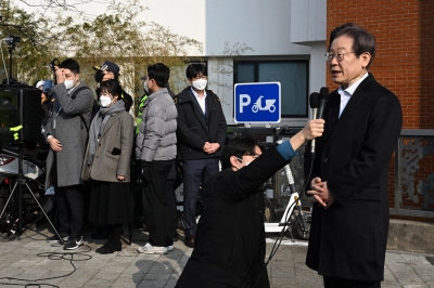 분열 조짐에 서둘러 퇴원한 이재명 “전쟁 같은 죽임의 정치 끝내자”