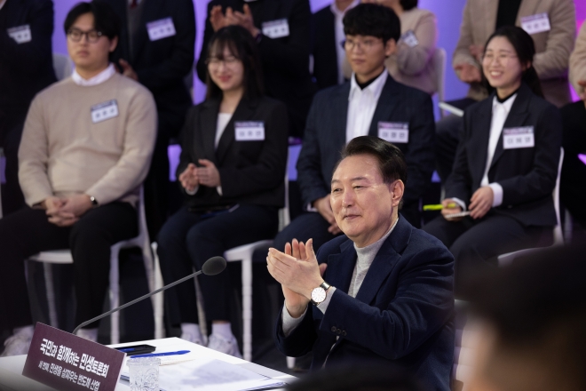 윤석열 대통령, 반도체 산업 민생토론회 참석