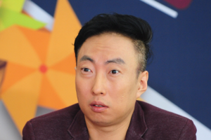 “눈동자 45% 밖에 안 보여” 박명수, 수술 계획 공개