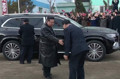 [포토] 김정은 새 전용차로 보이는 ‘벤츠 마이바흐 SUV’