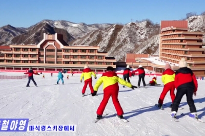 [포토] 스키 타는 북한 야영생들