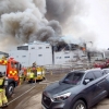 인천 가좌동 산단 공장서 불…구조대원 1명 연기 흡입