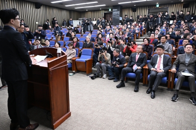 여권 내부서 김 여사 명품백 사과 불가론… “가해자가 사과해야”