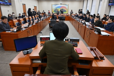 정무위 단독 소집한 野 “李 응급헬기가 특혜? 金여사 의혹 조사하라”