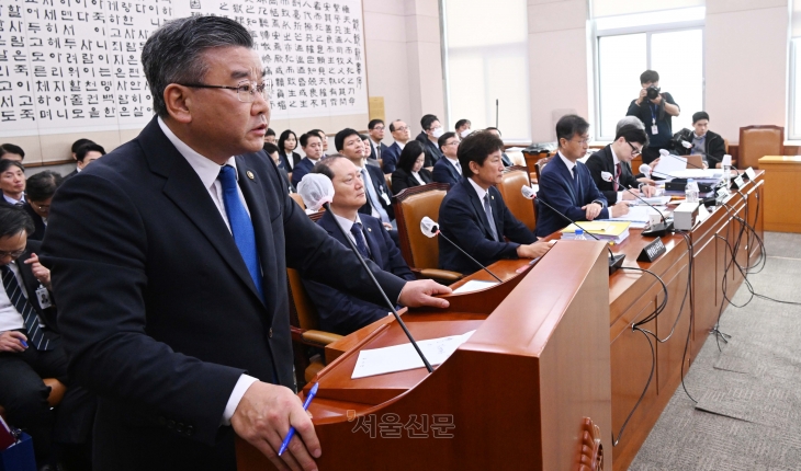 유병호 감사원 사무총장이 2023년 10월 26일 오전 서울 여의도 국회에서 열린 법제사법위원회 종합감사에서 의원들의 질의에 답하고 있다. 안주영 전문기자