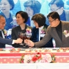소상공인 신년인사회서 만난 與野