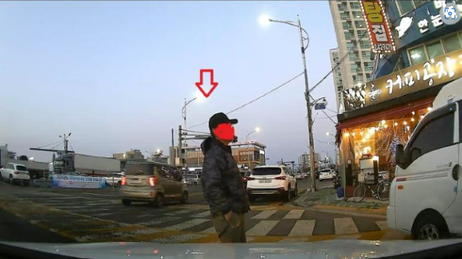 택시비 먹튀 승객이 촬영된 블랙박스 영상. 출처: 보배드림