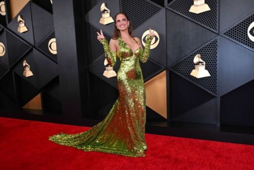 US model Haley Kalil arrives for the 66th Annual Grammy Awards at the Crypto.com Arena in Los Angeles on February 4, 2024. AFP 연합뉴스