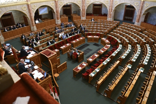 다수 여당이 자리를 비운 헝가리 의회. EPA 연합뉴스