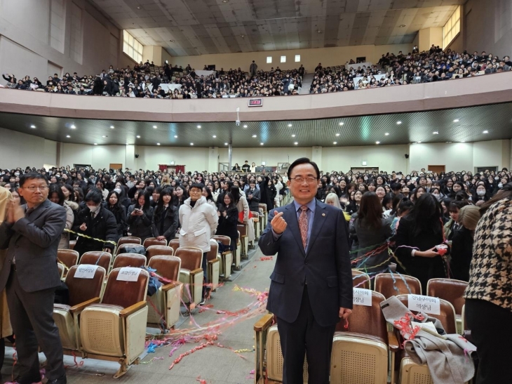 진선여자고등학교 졸업식에 참석한 김형재 의원