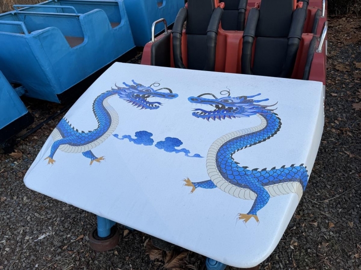 서울어린이대공원 놀이동산 앞에 전시된 청룡 열차의 모습. 서울시설공단 제공