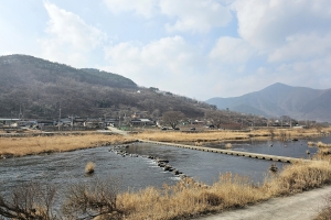 강물 머금은 풍경엔… 가만히 詩가 흐른다[조현석 기자의 투어노트]