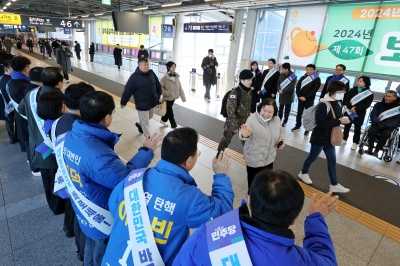 민주당 호남 텃밭 경선…네거티브·고소·고발전 과열 양상