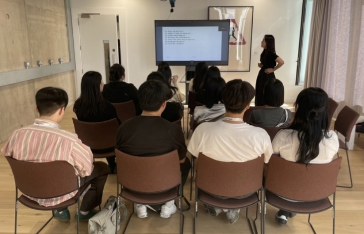 한국디자인진흥원은 이달 중 세계일류 디자이너 양성, 해외인턴 지원, 청년 연계 K디자인 파워업 등 3개 디자인 인재 육성사업을 공고한다.  한국디자인진흥원 제공