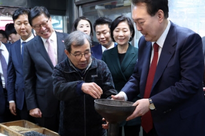 [포토] 부산 전통시장 방문한 尹대통령