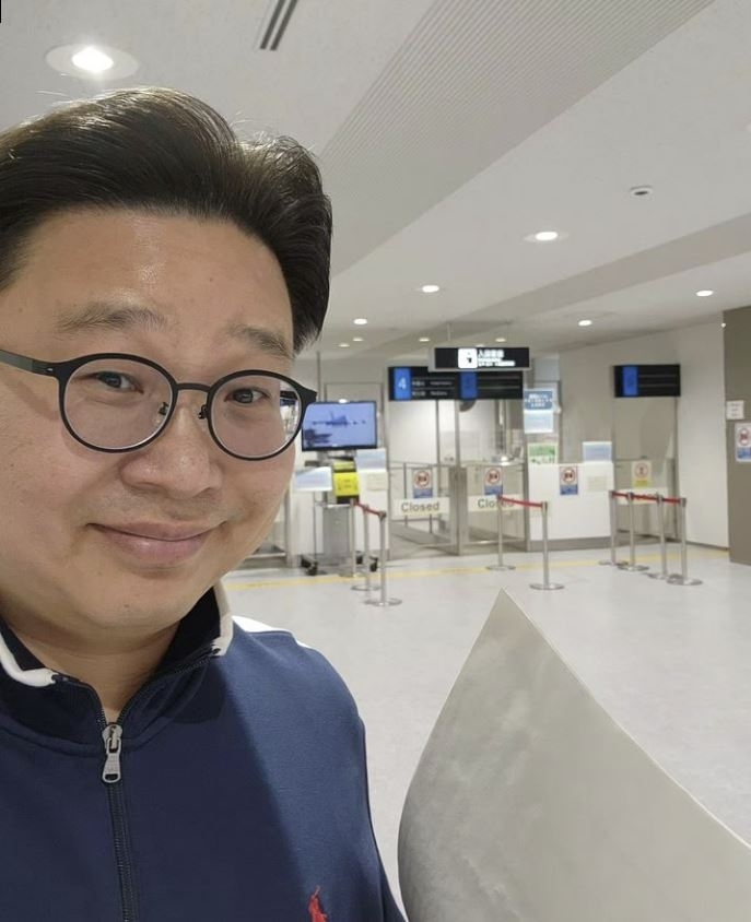 서경덕 성신여대 교수가 16일 일본 공항에서 2시간 동안 붙들려 있었다고 밝혔다. 서경덕 교수 인스타그램 캡처