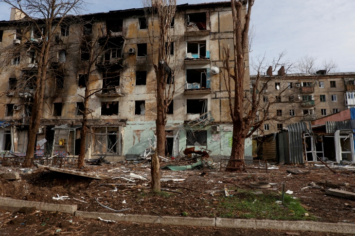 2023년 11월 8일(현지시간) 우크라이나 동부 도네츠크주 한복판에 있는 아우디이우카시의 한 주거용 건물이 러시아군 공격으로 심하게 손상돼 있다. 자유유럽방송/자유라디오(RFE/RL) 로이터 연합뉴스