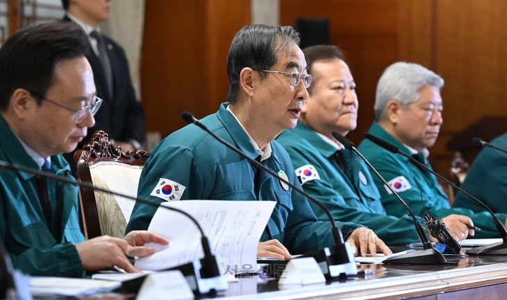 한덕수 국무총리가 19일 서울 종로구 정부서울청사에서 열린 의사집단행동 대응 관계장관회의에서 모두발언을 하고 있다. 2024.2.19 오장환 기자