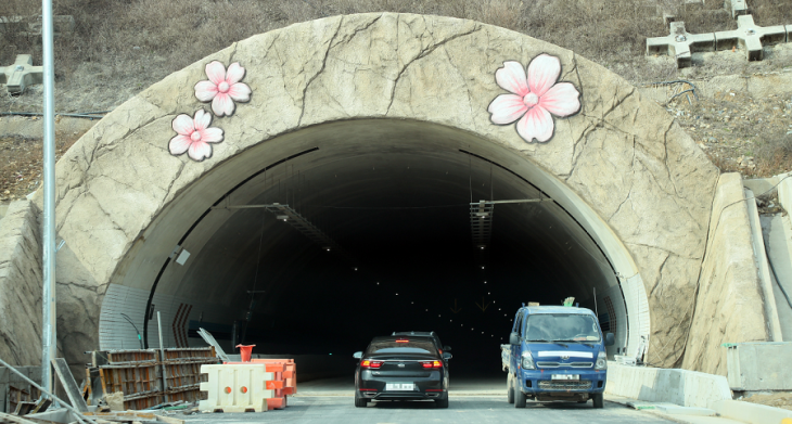 3월 말 개통을 앞둔 석동터널. 2023.2.23. 창원시 제공