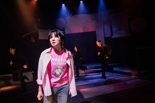 코피노를 주제로 한 ‘테디 대디 런’은 연극의 사회적 역할에 대해 보여주는 작품이다. 한국문화예술위원회 제공