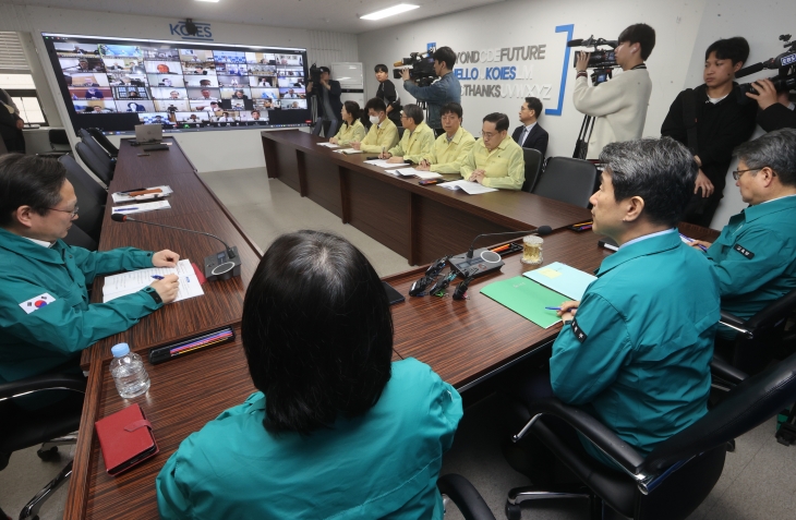 이주호 사회부총리 겸 교육부 장관이 23일 서울 여의도 한국교육시설안전원에서 열린 의과대학 운영대학 간담회에서 인사말을 하고 있다. 2024.2.23 연합뉴스