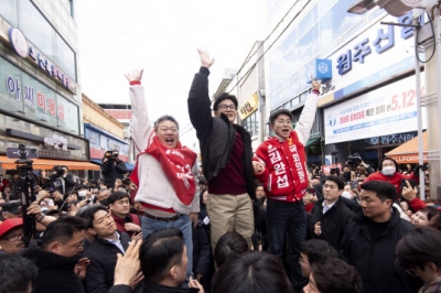 ‘160석 낙관론’에 불붙인 與 지지율…현장선 “킬러문항 남아”[이민영 기자의 정치 인사이트]