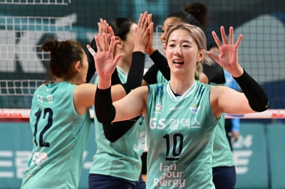 여자프로배구 FA최대어 강소휘, 도로공사로 이적…3년 총액 24억원으로 김연경, 박정아 넘어 역대 최고액