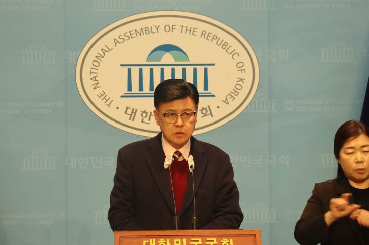 국민의힘 이명수 의원(충남 아산갑)이 22대 국회의원 선거 불출마를 선언하고 있다. 이 의원실 제공