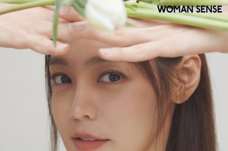 방송인 겸 통역사 안현모. 우먼센스 제공