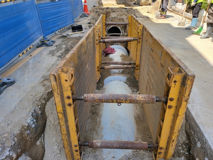 서울 중랑구가 노후 하수관로를 정비하고 있는 모습. 중랑구 제공