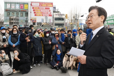 이재명 “권향엽 사천은 가짜뉴스”…홍영표엔 “인내해달라” 정면돌파