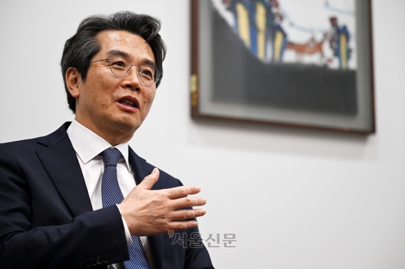 “기후변화는 ‘죽고 사는 문제’… 산업구조 개편·국가전략 차원서 접근해야” [최광숙의 Inside]