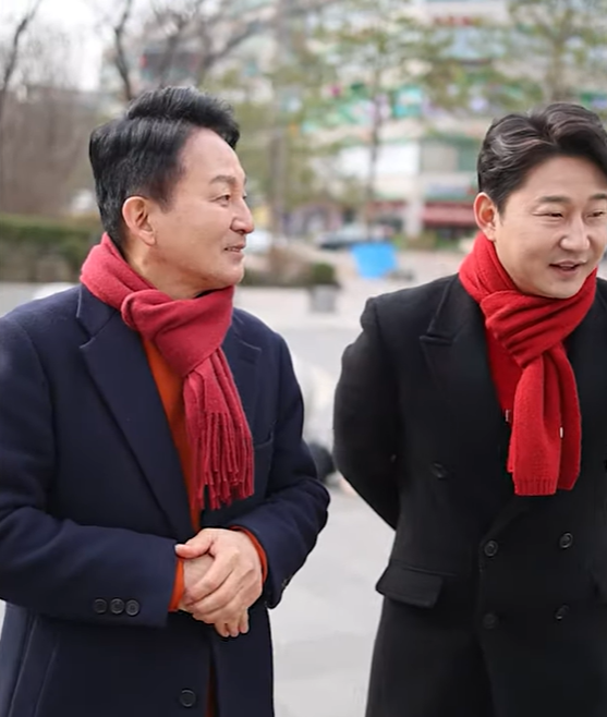 이천수 후원회장과 함께 출연한 원 전 장관. CAST U 유튜브