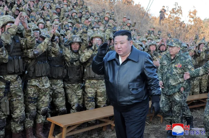 김정은 북한 국무위원장이 군 훈련장을 찾아 실전적 훈련과 전쟁 준비 강화를 당부했다. 기사와 직접 관계없음. 2024.3.7 평양 조선중앙통신 연합뉴스