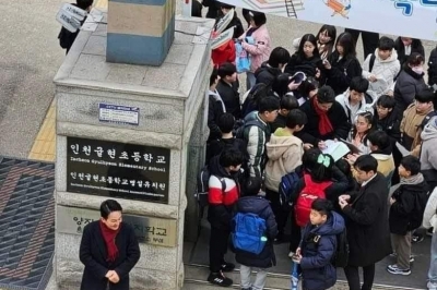 인파에 둘러싸인 이천수, 홀로 서 있는 원희룡…유세 중 무슨 일이