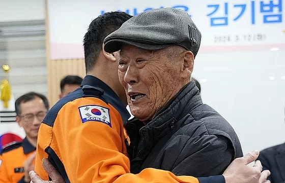 순직한 소방관 아들 이름으로 평생 모은 돈을 기부한 83세 김경수씨. 사진=소방청