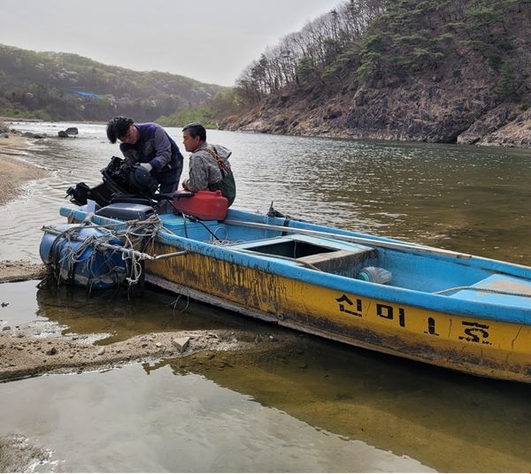 도서·벽지 어업용 기자재 이동 수리 자료사진(경기도 제공)