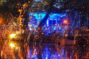 수천 개 불꽃 꽃가루처럼 흩날려…함안 낙화놀이 관심 집중