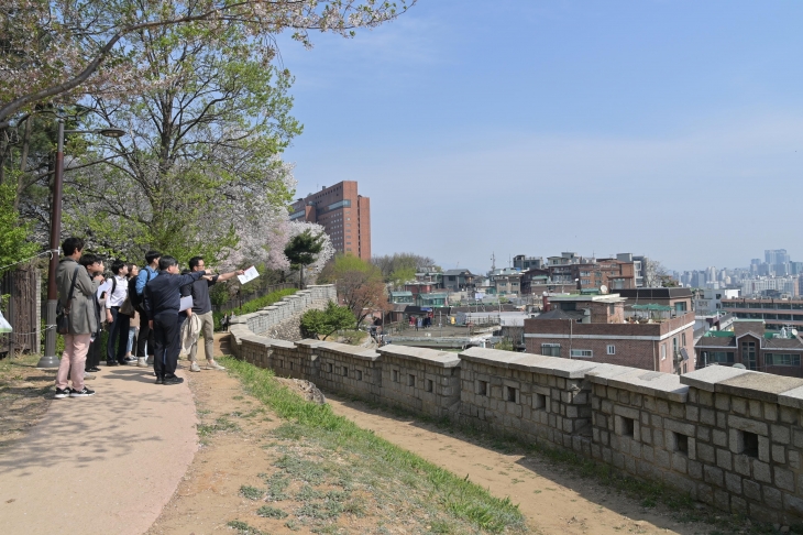 남산 고도제한 완화를 앞둔 서울 중구 다산동 일대.   중구 제공