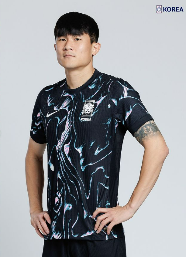 새로운 원정 유니폼을 입은 김민재. 대한축구협회 인스타그램