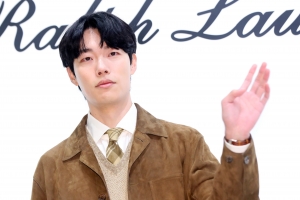 “하트 해주세요” 요청에…한소희♥ 류준열, 거부했다