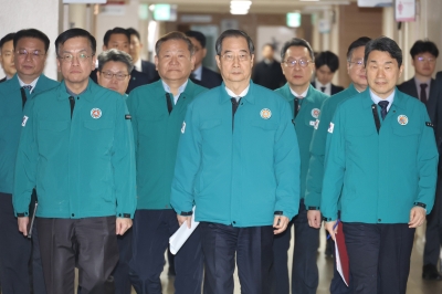 [속보] 한총리 “의대 2000명 증원은 최소치… 적당한 타협은 국민 피해로 돌아가”