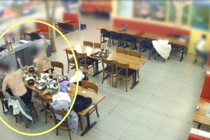“뭘 봐!”…식당서 웃통 벗고 문신 자랑한 ‘MZ 조폭’
