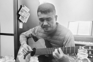 “제주서 기타연주”…김건모 이혼 후 근황 전해졌다