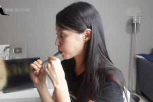 “홍삼 먹어 면역력 좋아진 듯” 광고한 조민, 검찰 수사받는다