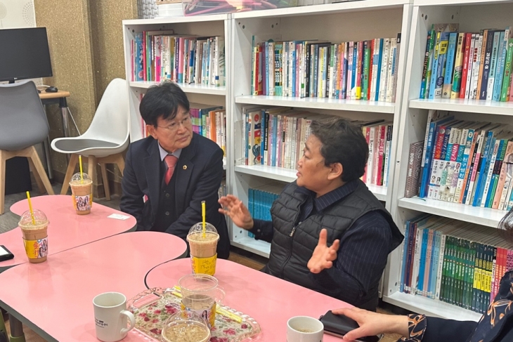 지난 20일 서대문 새로핌 지역아동센터에서 진행된 NH농협은행 ‘사랑의 기부금 나눔 행사’에 참석한 김용일 의원