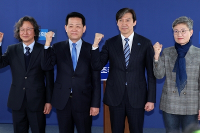 조국혁신당, ‘파란불꽃 선대위’ 출범…상임선대위원장에 조국