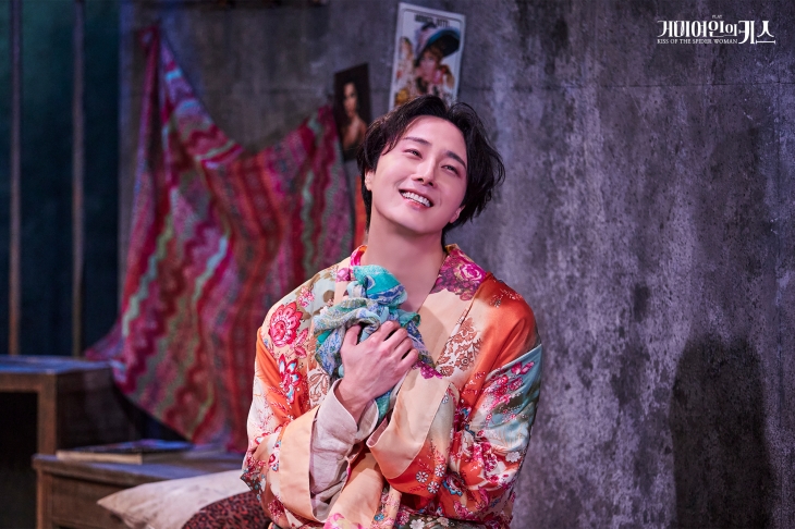 연극 ‘거미여인의 키스’에서 몰리나를 연기하고 있는 배우 정일우. 레드앤블루 제공