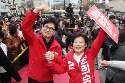 4년 전 속수무책과 다르다…與, ‘이재명 1인당 25만원’ 즉각 차단